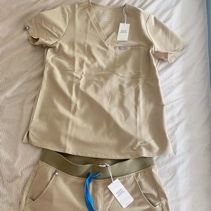 Figs scrubs sandstone size M